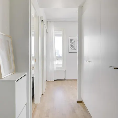 Modern And Stylish 1br With Balcony By Nordic Collection * هلسنكي