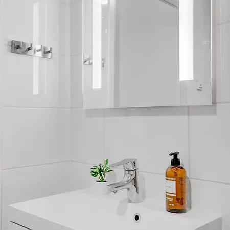 Modern And Stylish 1br With Balcony By Nordic Collection Apartamento Helsínquia